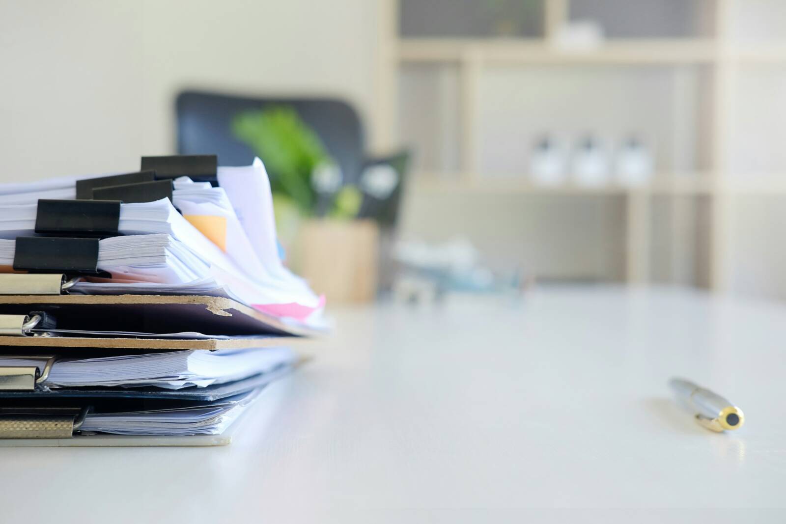 Reinsurance broker desk and processes